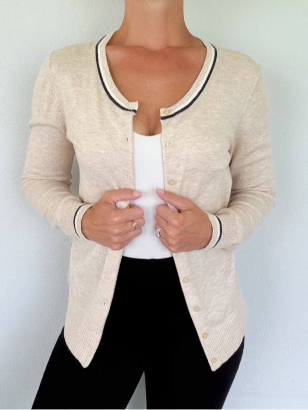 GAP oatmeal beige stripe trim cotton blend cardigan sweater size medium